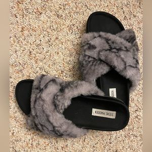 Steve Madden Slides